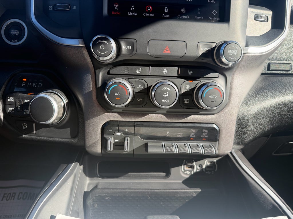 2020 RAM 1500 Big Horn Crew Cab 4x4 5'7" Box