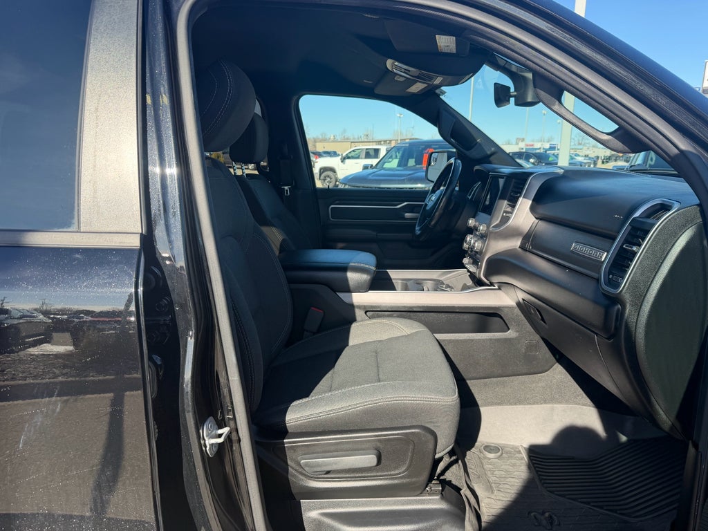 2020 RAM 1500 Big Horn Crew Cab 4x4 5'7" Box