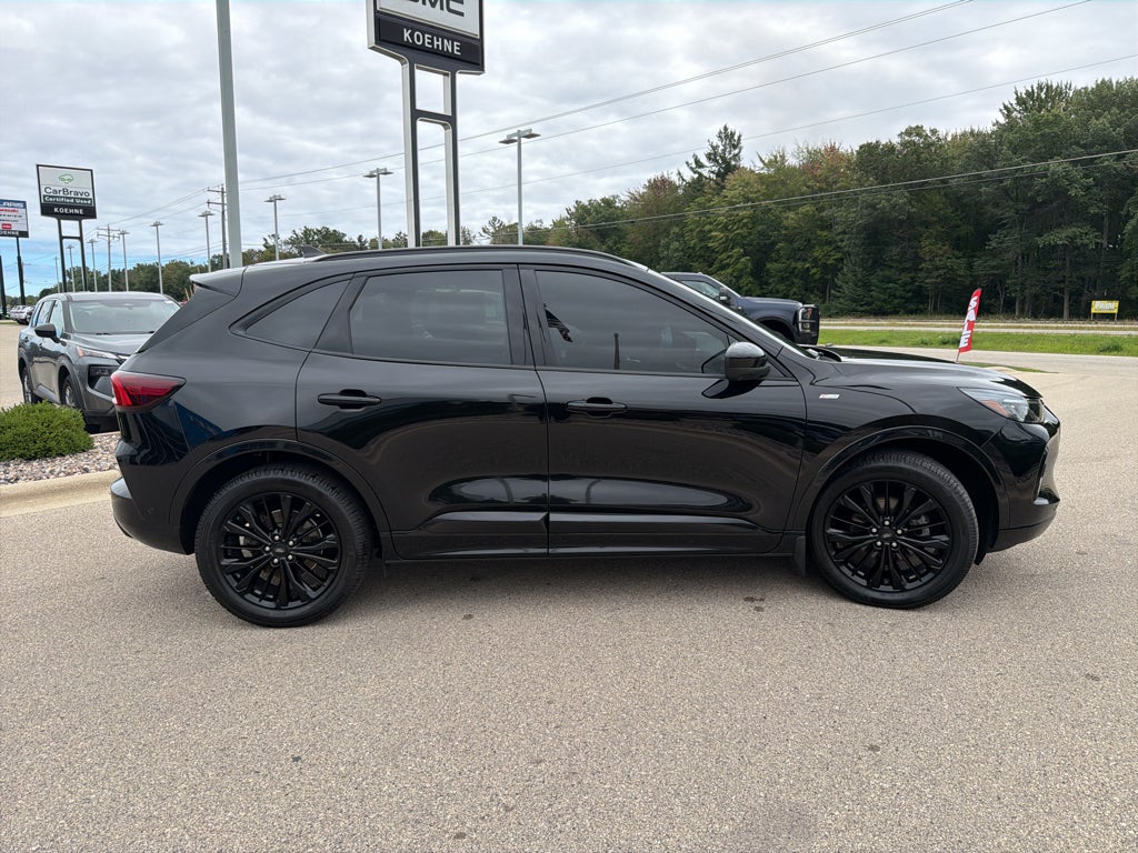 2023 Ford Escape ST-Line Elite