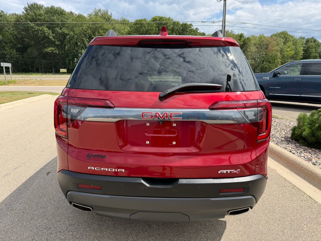 2023 GMC Acadia AT4