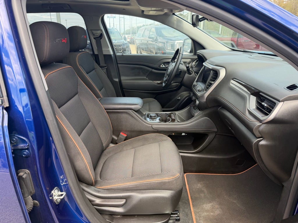 2023 GMC Acadia AT4