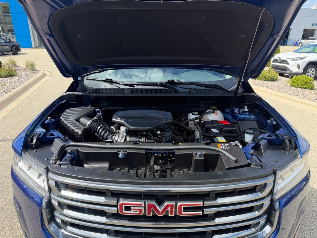 2023 GMC Acadia AT4