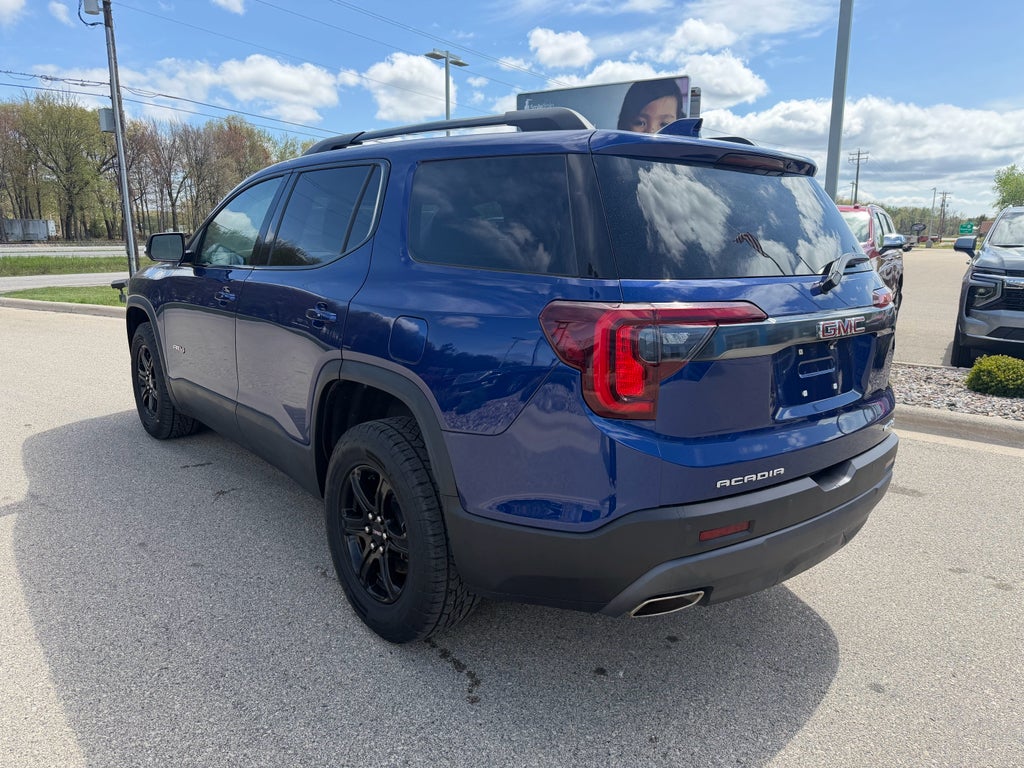2023 GMC Acadia AT4